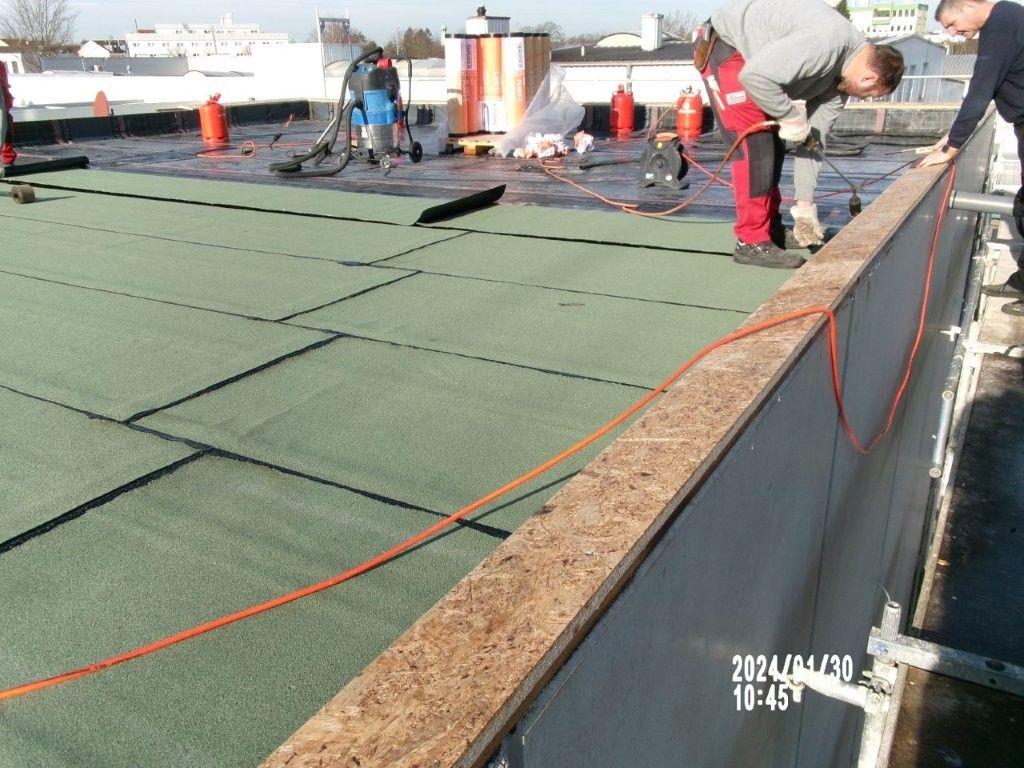 Ralf Stocker Dachdeckerei GmbH, Röntgenstr. 48 in Gersthofen