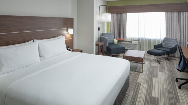 Images Holiday Inn Express & Suites Orlando at Seaworld by IHG