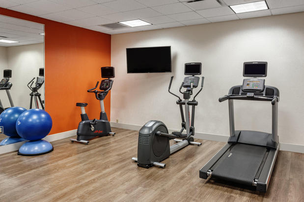 Images Holiday Inn Express & Suites South Portland by IHG
