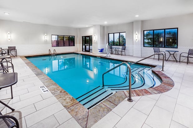 Images Holiday Inn & Suites Tulsa South by IHG