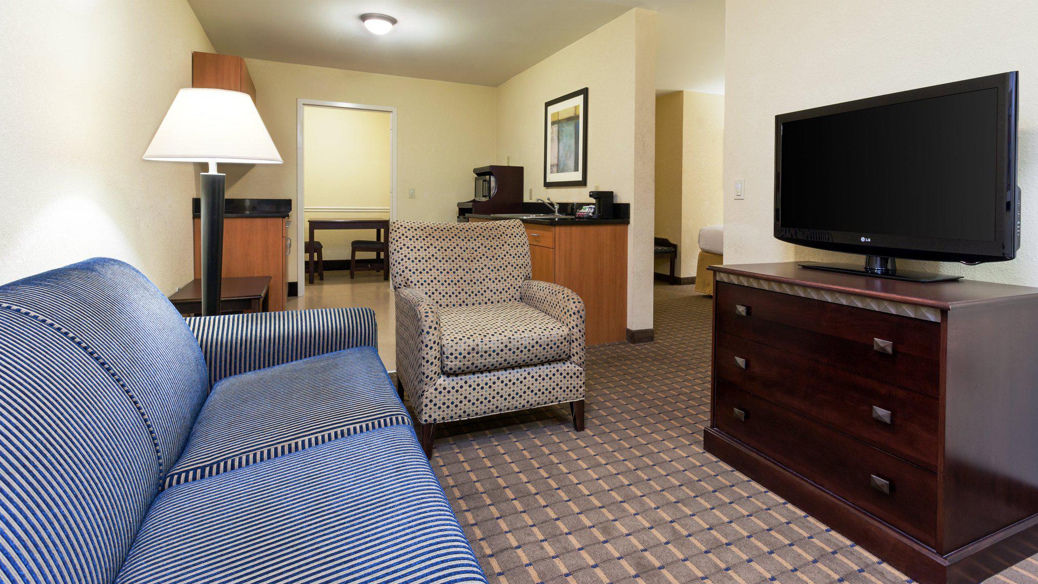 Holiday Inn Express & Suites Allentown West, an IHG Hotel Allentown (610)530-5545