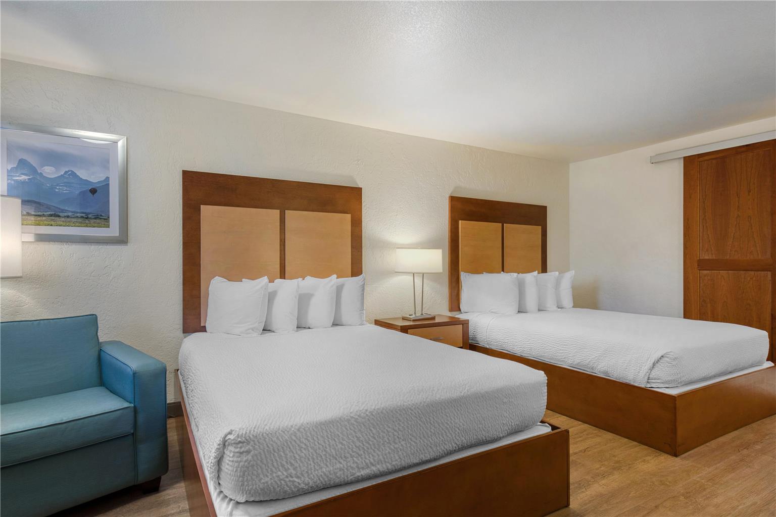 Double Queen Guest Room (Pet-Friendly)