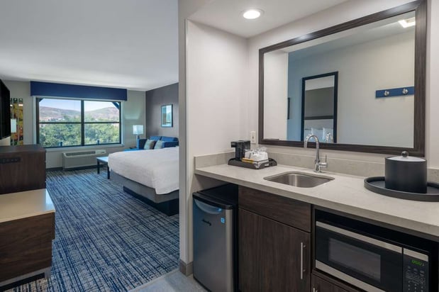 Images Hampton Inn & Suites Agoura Hills