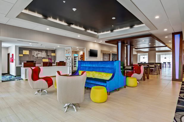 Images Holiday Inn Express & Suites Orlando - Lake Buena Vista by IHG
