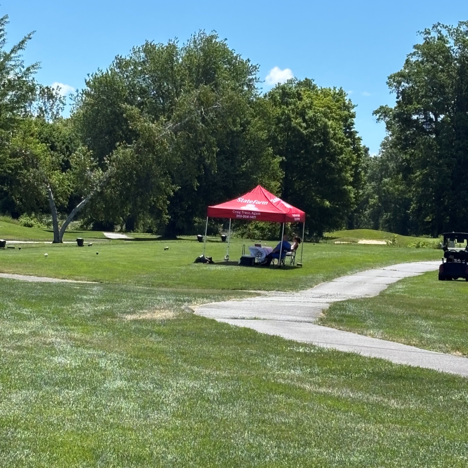 The Craig Tracz Insurance team out on the golf course ready to give you a free insurance quote!
