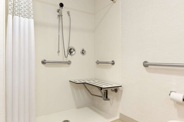 Images Hampton Inn & Suites Manchester-Bedford