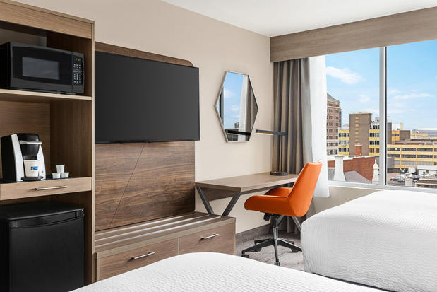Images Holiday Inn Express & Suites Evansville Downtown by IHG