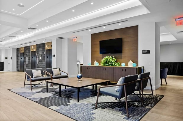 Images DoubleTree by Hilton New York JFK Airport
