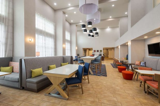 Images Hampton Inn & Suites Harrisburg/North