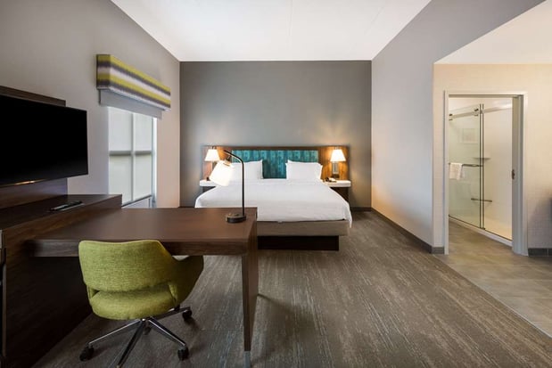 Images Hampton Inn & Suites Fredericksburg-at Celebrate Virginia