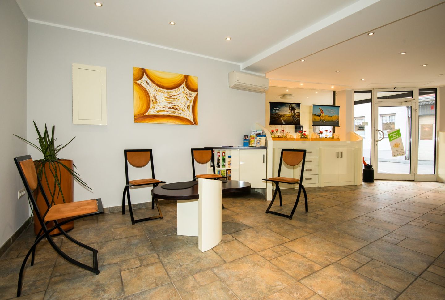 Contactlinse Vladar, Werther Hof 10 in Wuppertal