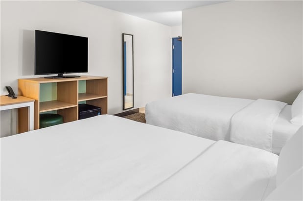 Images Spark by Hilton Kent Seattle