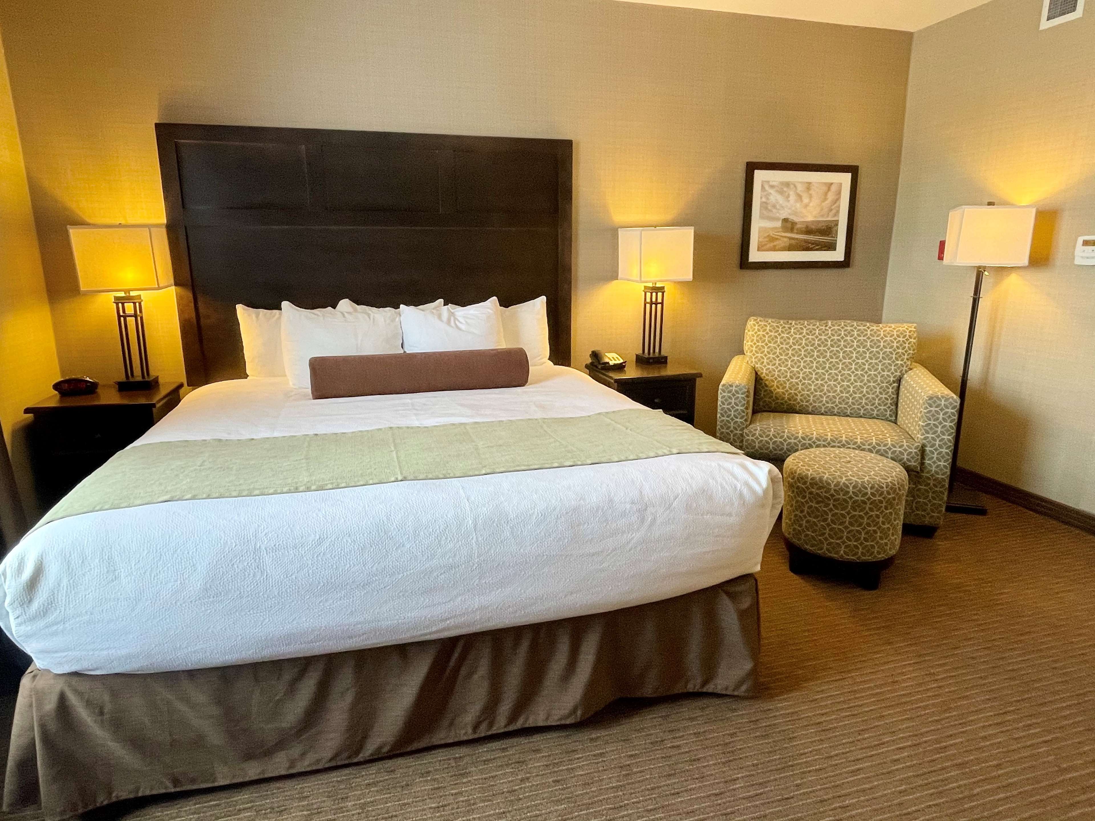 Best Western Plus Okotoks Inn & Suites, Okotoks AB Ourbis