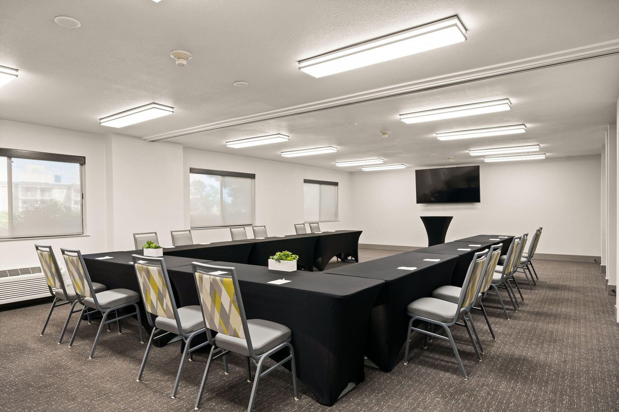 Oxford Suites Redding Groups and Meetings