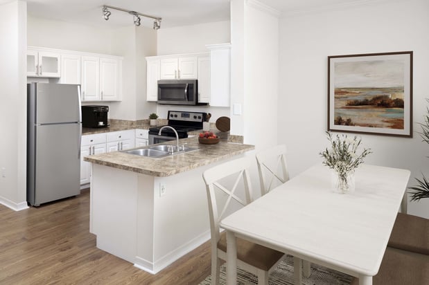 Images Camden Lago Vista Apartments