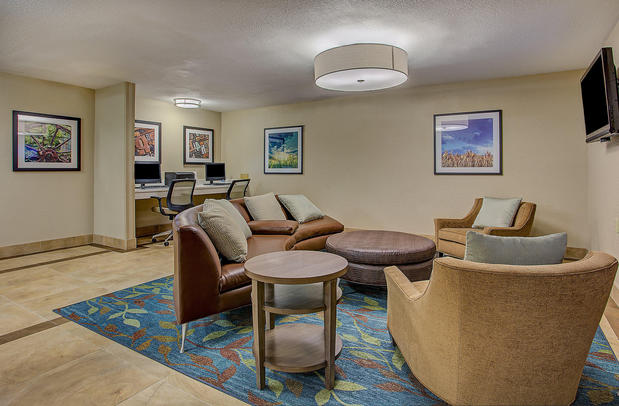 Images Candlewood Suites Louisville Airport by IHG