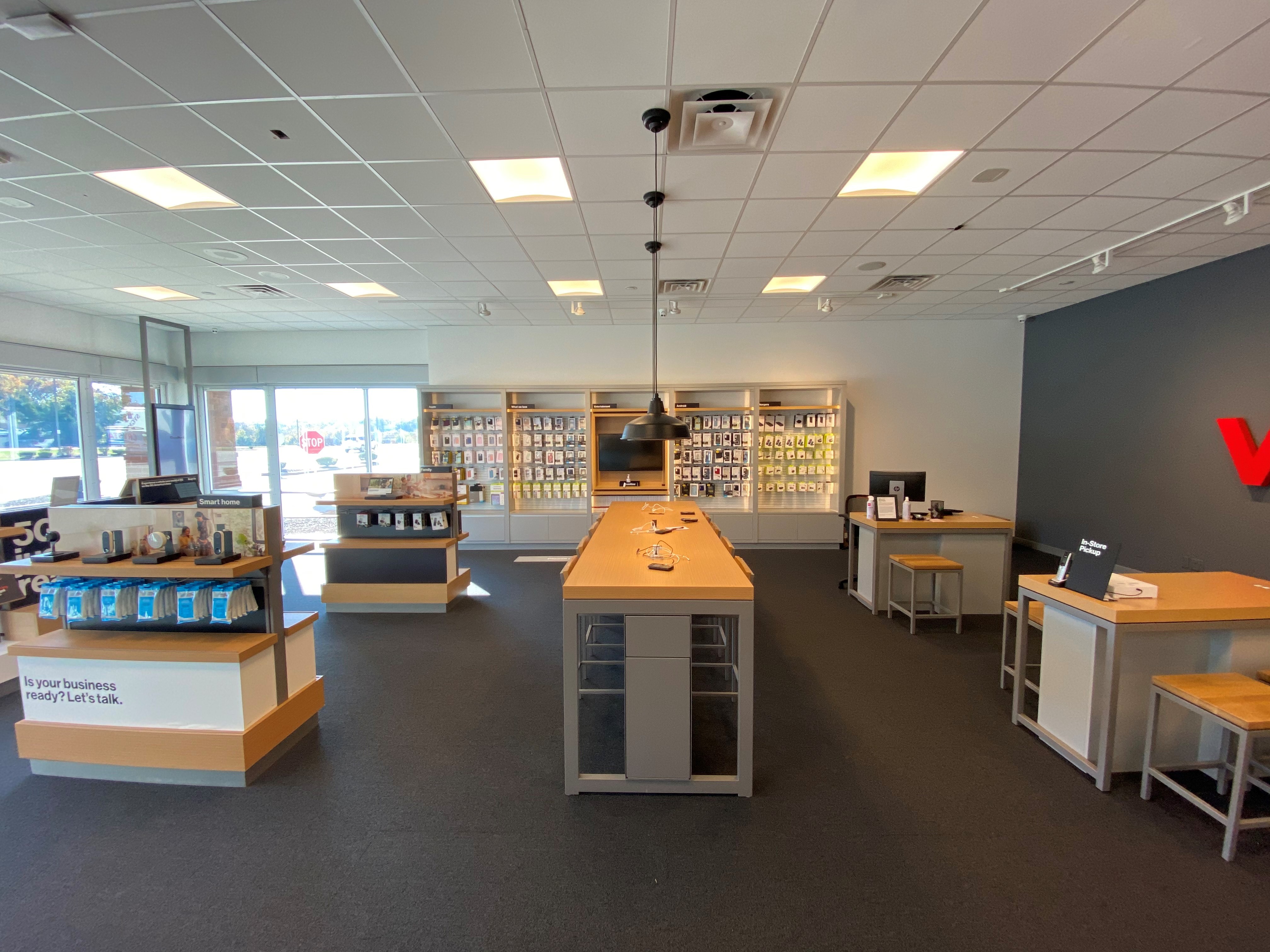 TCC, Verizon Authorized Retailer
160A Gravois Bluffs Cir
Fenton, MO