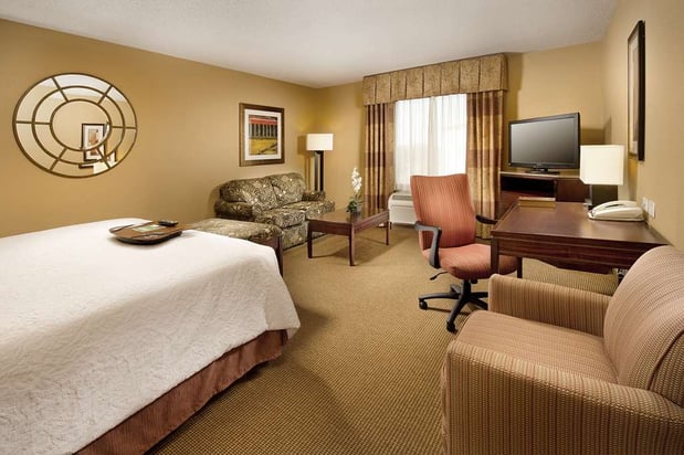 Images Hampton Inn & Suites San Antonio-Airport