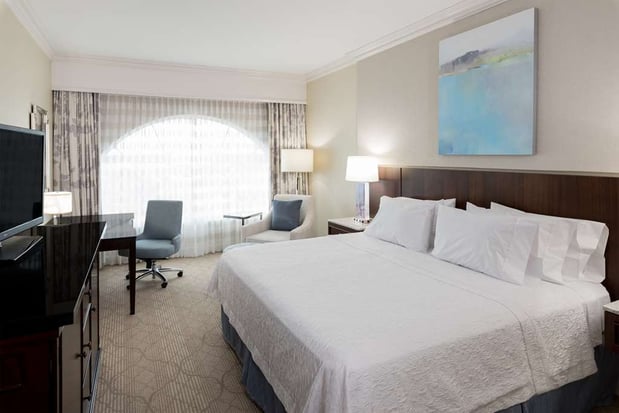 Images Hampton Inn & Suites Charlotte/SouthPark at Phillips Place