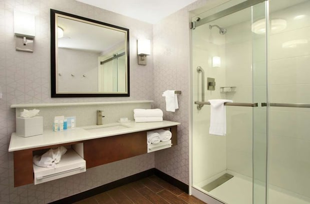 Images Hampton Inn & Suites Rockville Centre