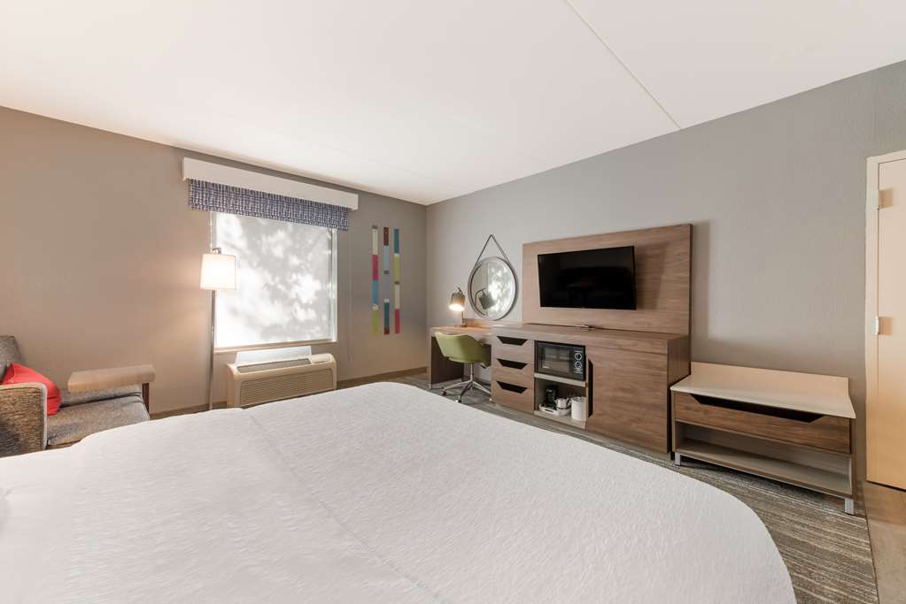 Guest room amenity Hampton Inn & Suites Charlotte-Airport Charlotte (704)394-6455
