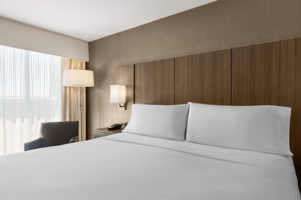 Images Holiday Inn Nashville-Vanderbilt (Dwtn) by IHG