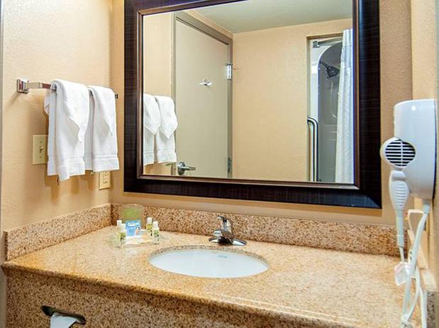 Images Holiday Inn & Suites Slidell - New Orleans Area, an IHG Hotel