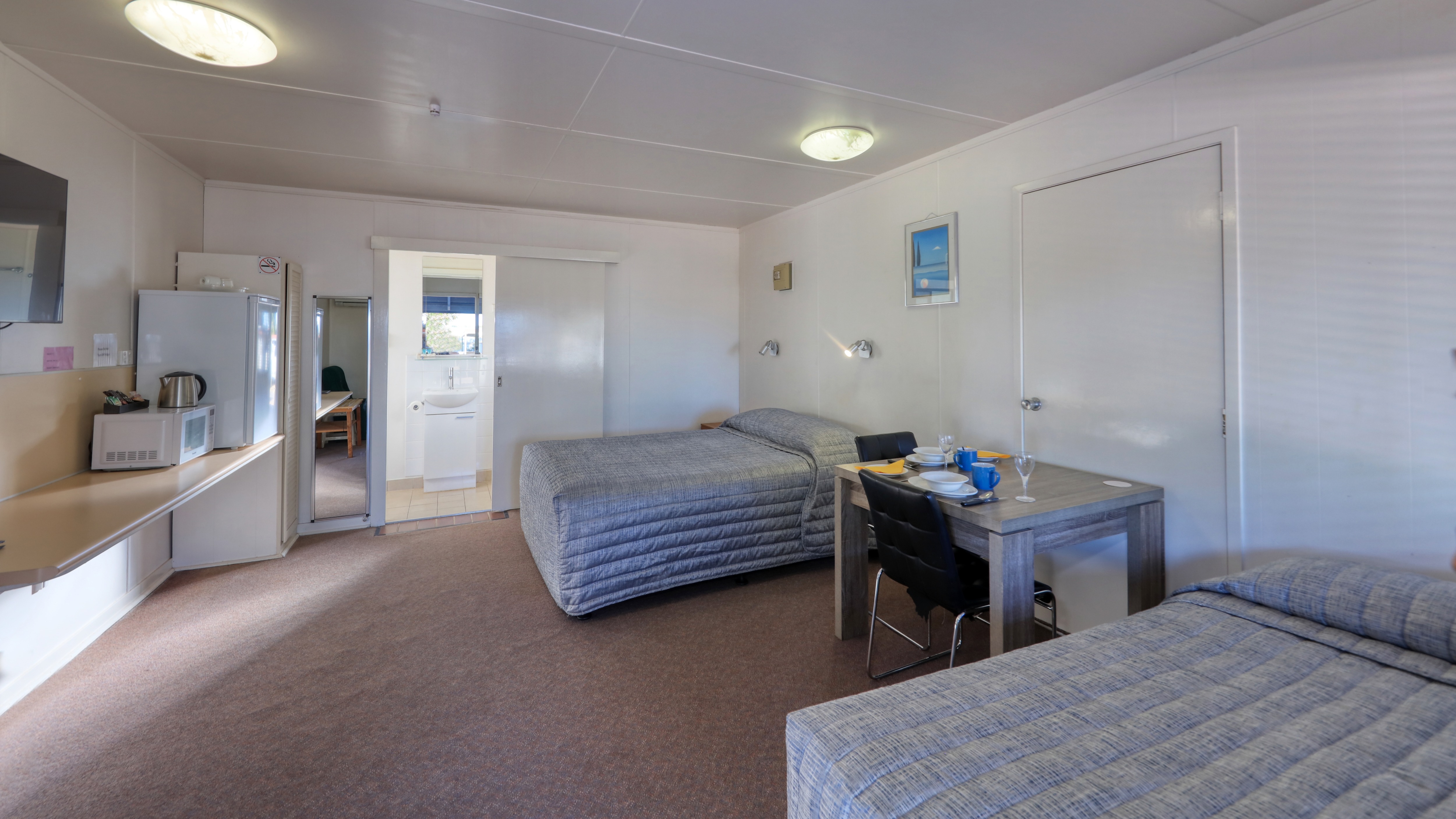 Images Rest Easi Motel