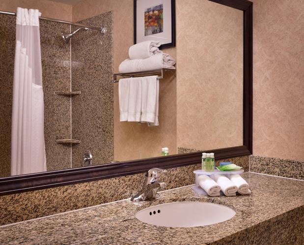 Images Holiday Inn Express & Suites Mesquite, an IHG Hotel