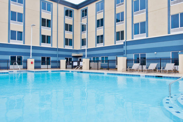 Images Holiday Inn Express & Suites Warner Robins North West by IHG