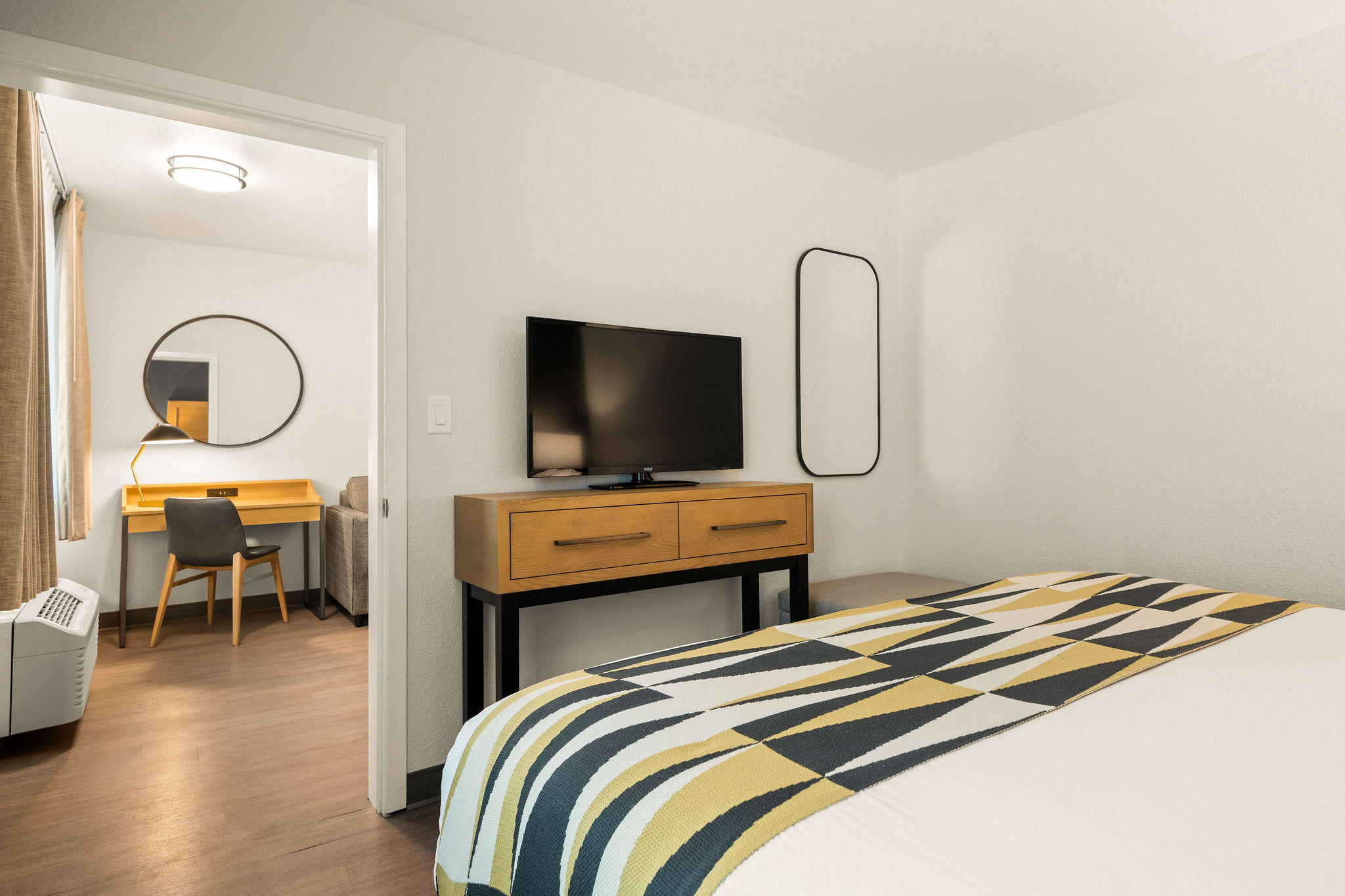 Oxford Suites Redding Guestrooms