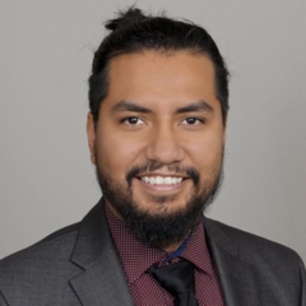 Images Edward Jones - Financial Advisor: Isaias Puente