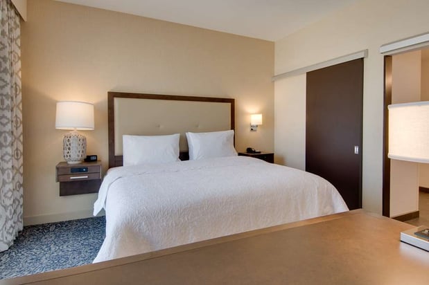 Images Hampton Inn and Suites Los Angeles - Glendale