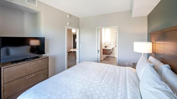 Images Staybridge Suites Naples - Marco Island by IHG