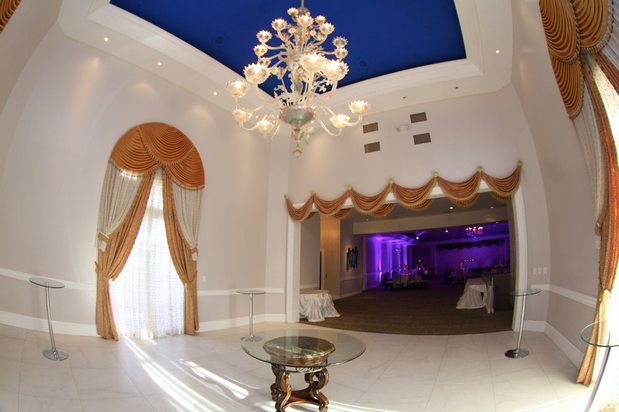 Images Renaissance at the Gables