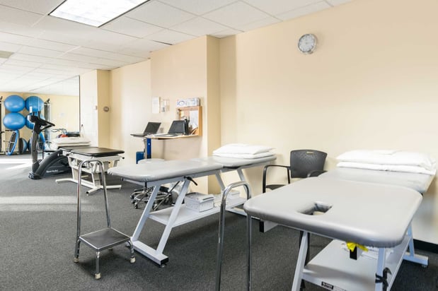 Images MOTION Sports Medicine - Bainbridge