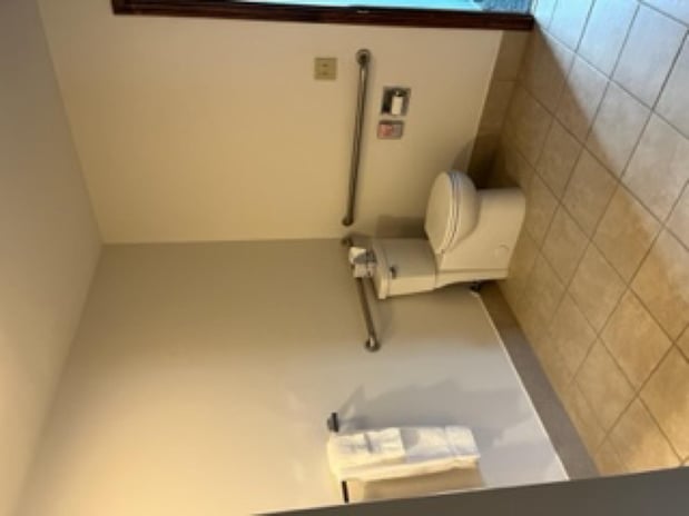 Images Redwood Inn & Suites