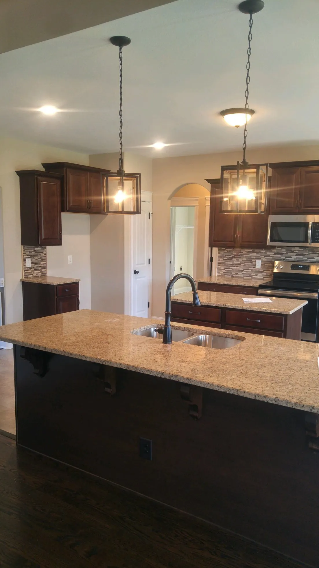 Full Force Contracting Image