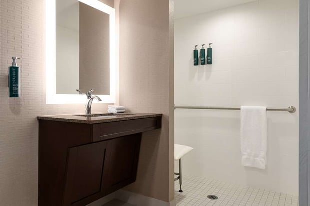 Images DoubleTree by Hilton New York LaGuardia Airport