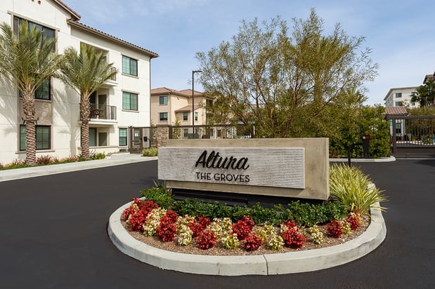 Images Altura at the Groves