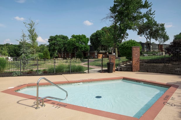 Images Retreat at Seven Trails Apartments