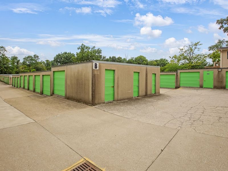 Exterior Units - Extra Space Storage at 9702 Taylorsville Rd, Louisville, KY 40299