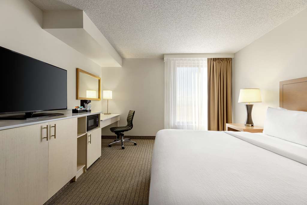 Guest room Embassy Suites by Hilton Denver International Airport Denver (303)574-3000