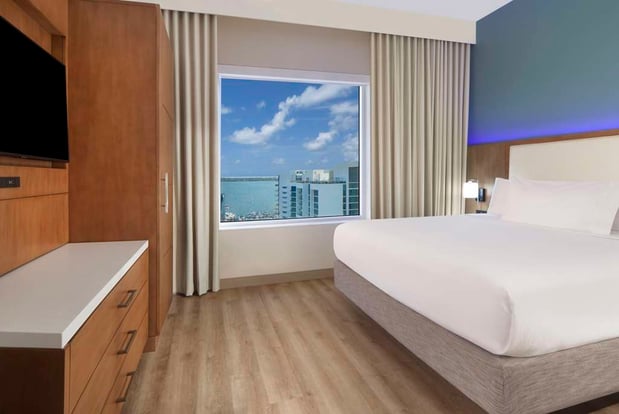 Images Embassy Suites by Hilton Sarasota