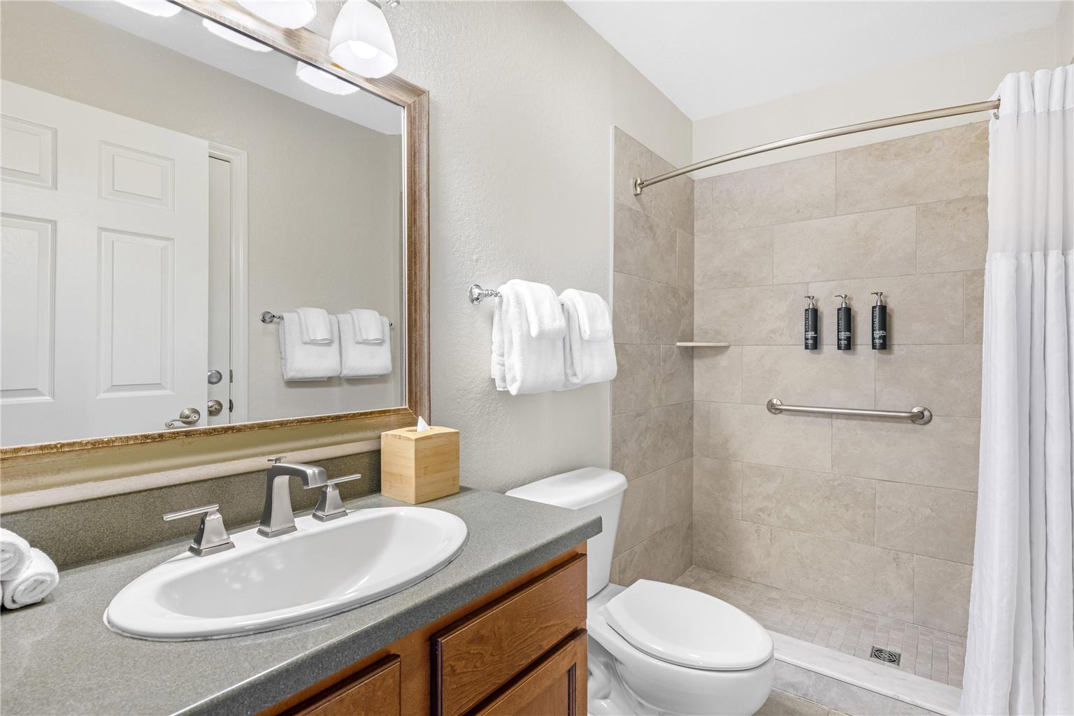 Guest room bath 