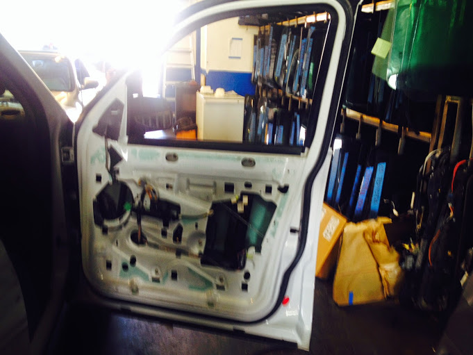 Charleston Auto Glass Power Windows Repairs Las Vegas (702)577-1729