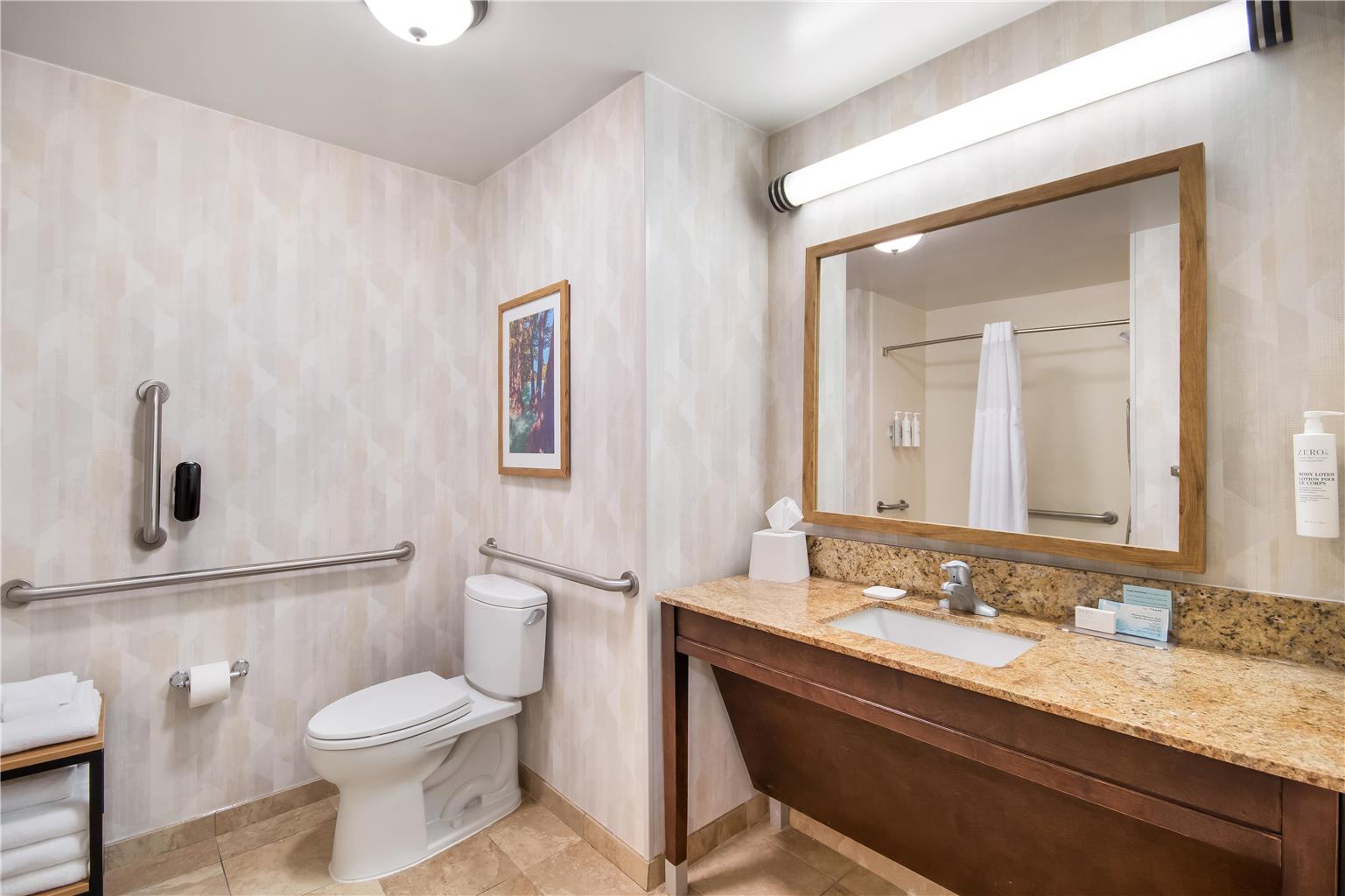 Guest room bath