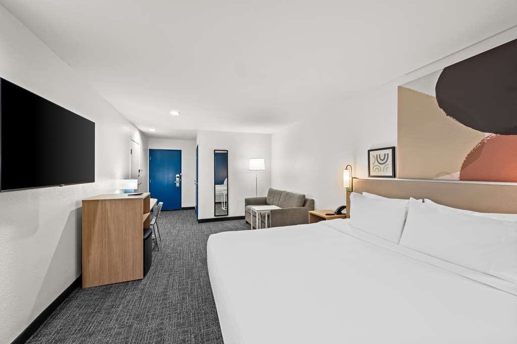 Guest room