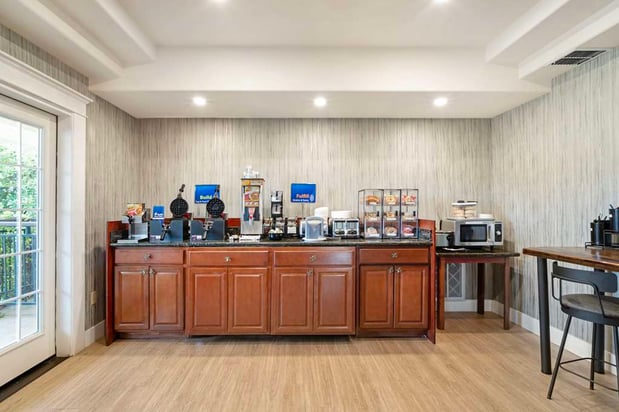 Images Best Western Cedar Inn & Suites