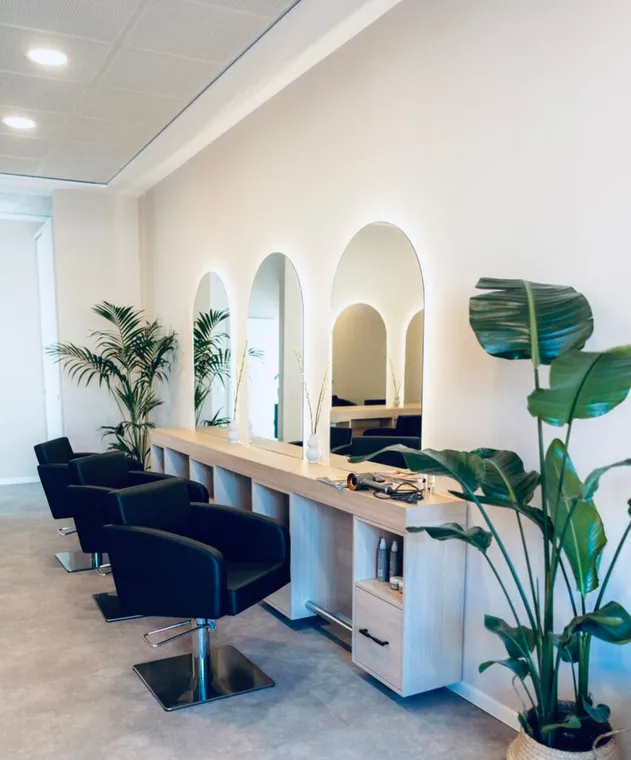 Bilder Friseursalon Akile Pür